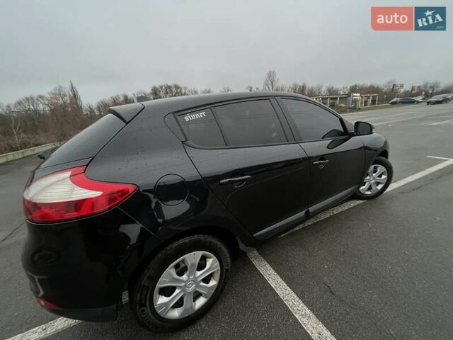 Черный Рено Меган, объемом двигателя 1.6 л и пробегом 274 тыс. км за 6800 $, фото 4 на Automoto.ua