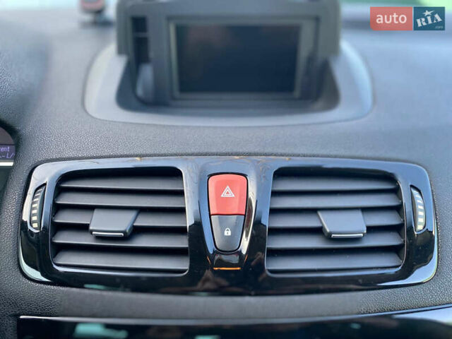 Черный Рено Меган, объемом двигателя 1.46 л и пробегом 270 тыс. км за 7300 $, фото 33 на Automoto.ua