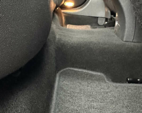 Рено Меган 2011 в Стрые на Automoto.ua Черный Рено Меган, объемом двигателя 1.6 л и пробегом 255 тыс. км за 6950 $, фото 107 на Automoto.ua