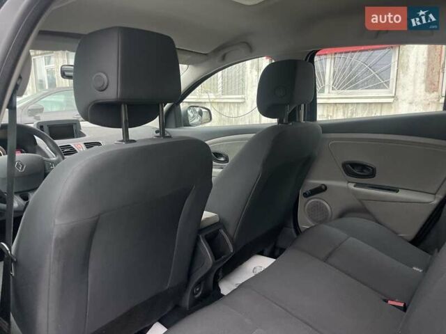 Черный Рено Меган, объемом двигателя 1.6 л и пробегом 108 тыс. км за 8000 $, фото 55 на Automoto.ua