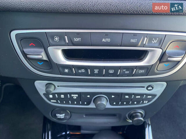 Черный Рено Меган, объемом двигателя 1.46 л и пробегом 270 тыс. км за 7300 $, фото 32 на Automoto.ua