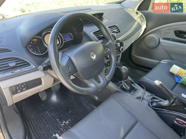 Черный Рено Меган, объемом двигателя 1.5 л и пробегом 128 тыс. км за 5800 $, фото 7 на Automoto.ua