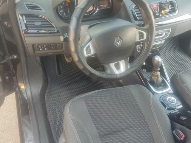 Черный Рено Меган, объемом двигателя 1.5 л и пробегом 220 тыс. км за 7000 $, фото 3 на Automoto.ua