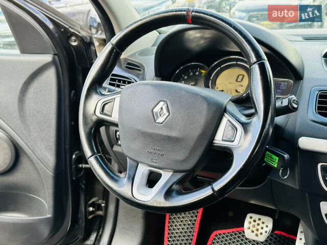 Черный Рено Меган, объемом двигателя 1.6 л и пробегом 250 тыс. км за 6500 $, фото 19 на Automoto.ua