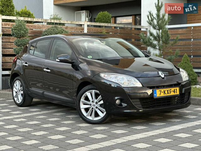 Рено Меган 2011 в Стрые на Automoto.ua Черный Рено Меган, объемом двигателя 1.6 л и пробегом 255 тыс. км за 6950 $, фото 62 на Automoto.ua