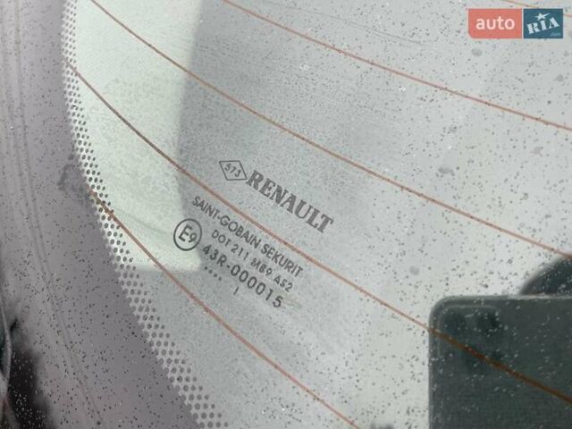 Черный Рено Меган, объемом двигателя 1.6 л и пробегом 108 тыс. км за 8000 $, фото 27 на Automoto.ua