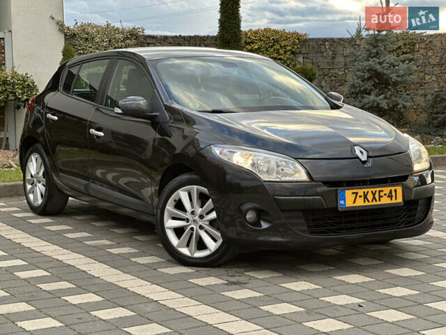Рено Меган 2011 в Стрые на Automoto.ua Черный Рено Меган, объемом двигателя 1.6 л и пробегом 255 тыс. км за 6950 $, фото 42 на Automoto.ua