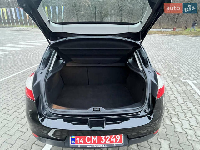 Черный Рено Меган, объемом двигателя 1.6 л и пробегом 153 тыс. км за 7200 $, фото 46 на Automoto.ua
