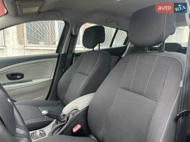 Черный Рено Меган, объемом двигателя 1.6 л и пробегом 108 тыс. км за 8000 $, фото 53 на Automoto.ua