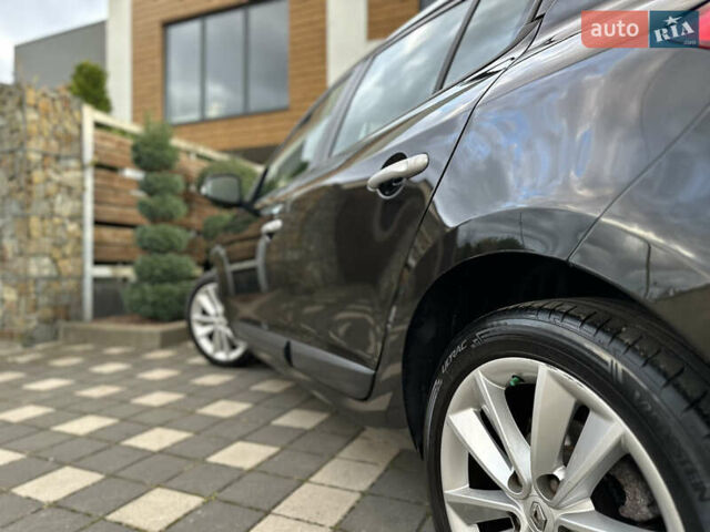 Рено Меган 2011 в Стрые на Automoto.ua Черный Рено Меган, объемом двигателя 1.6 л и пробегом 255 тыс. км за 6950 $, фото 22 на Automoto.ua