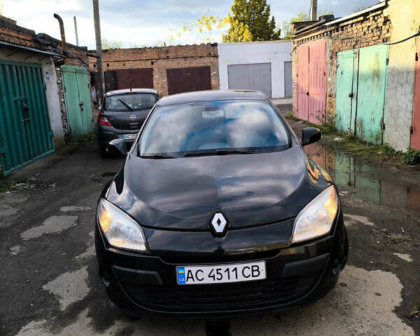 Рено Меган 2011 у Луцьку на Automoto.ua Чорний Рено Меган, об'ємом двигуна 1.46 л та пробігом 221 тис. км за 6900 $, фото 1 на Automoto.ua