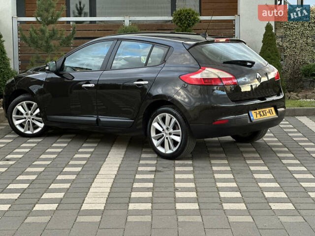 Рено Меган 2011 в Стрые на Automoto.ua Черный Рено Меган, объемом двигателя 1.6 л и пробегом 255 тыс. км за 6950 $, фото 17 на Automoto.ua