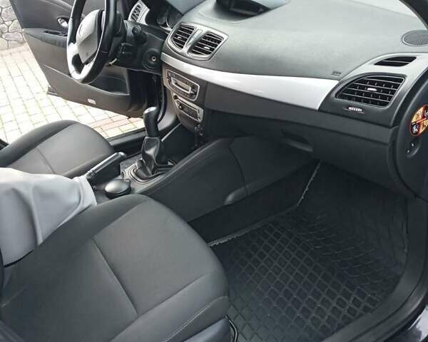 Черный Рено Меган, объемом двигателя 1.6 л и пробегом 164 тыс. км за 8100 $, фото 11 на Automoto.ua