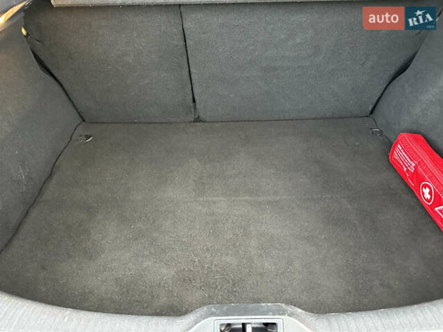 Рено Меган 2011 в Стрые на Automoto.ua Черный Рено Меган, объемом двигателя 1.6 л и пробегом 255 тыс. км за 6950 $, фото 112 на Automoto.ua