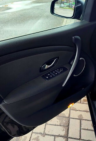 Черный Рено Меган, объемом двигателя 1.5 л и пробегом 196 тыс. км за 7250 $, фото 7 на Automoto.ua