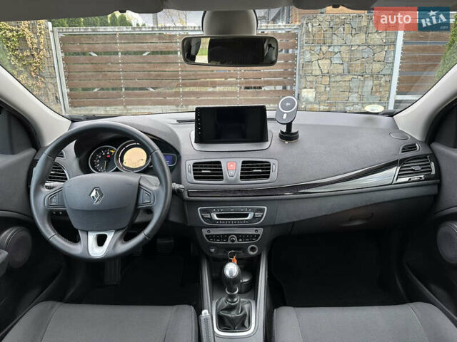 Рено Меган 2011 в Стрые на Automoto.ua Черный Рено Меган, объемом двигателя 1.6 л и пробегом 255 тыс. км за 6950 $, фото 108 на Automoto.ua