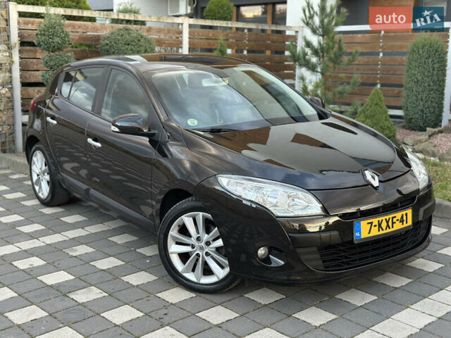 Рено Меган 2011 в Стрые на Automoto.ua Черный Рено Меган, объемом двигателя 1.6 л и пробегом 255 тыс. км за 6950 $, фото 66 на Automoto.ua