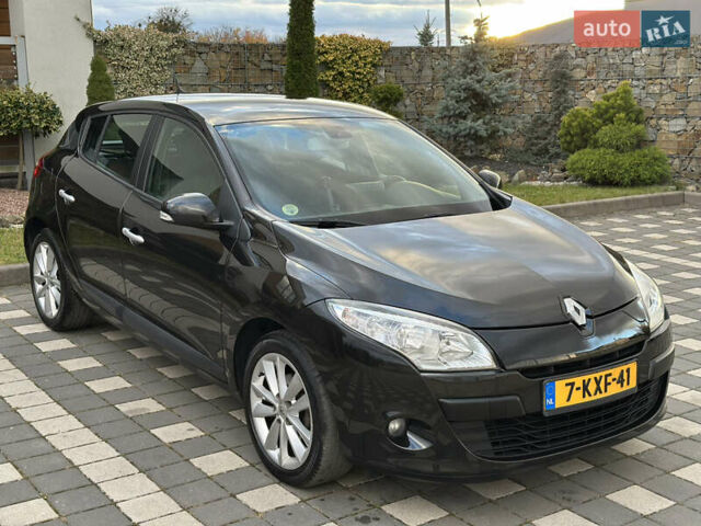 Рено Меган 2011 в Стрые на Automoto.ua Черный Рено Меган, объемом двигателя 1.6 л и пробегом 255 тыс. км за 6950 $, фото 50 на Automoto.ua