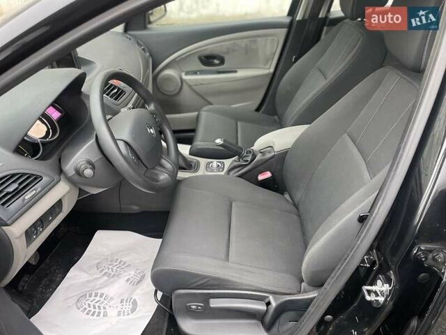 Черный Рено Меган, объемом двигателя 1.6 л и пробегом 108 тыс. км за 8000 $, фото 45 на Automoto.ua