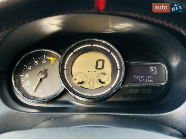 Черный Рено Меган, объемом двигателя 1.6 л и пробегом 250 тыс. км за 6500 $, фото 26 на Automoto.ua