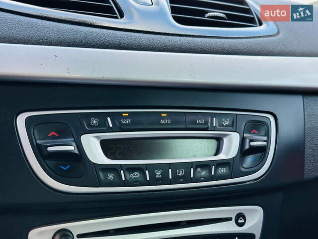 Черный Рено Меган, объемом двигателя 1.6 л и пробегом 250 тыс. км за 6500 $, фото 27 на Automoto.ua