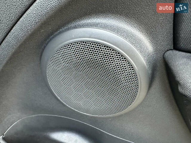 Рено Меган 2011 в Стрые на Automoto.ua Черный Рено Меган, объемом двигателя 1.6 л и пробегом 255 тыс. км за 6950 $, фото 88 на Automoto.ua