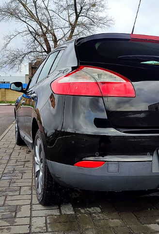 Черный Рено Меган, объемом двигателя 1.5 л и пробегом 196 тыс. км за 7250 $, фото 5 на Automoto.ua