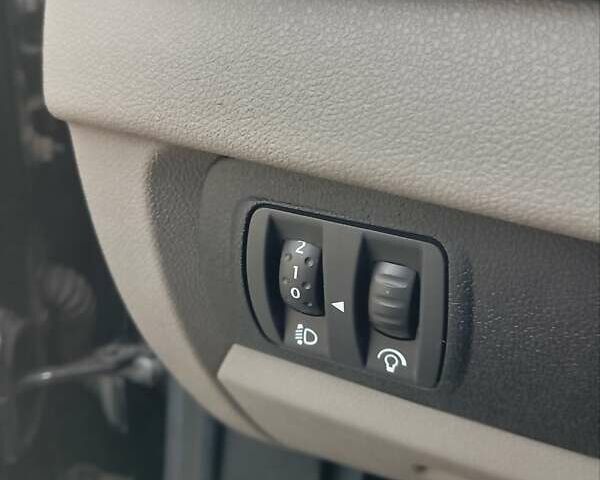 Черный Рено Меган, объемом двигателя 1.5 л и пробегом 218 тыс. км за 6300 $, фото 15 на Automoto.ua