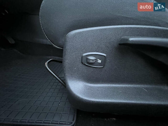 Черный Рено Меган, объемом двигателя 1.6 л и пробегом 153 тыс. км за 7200 $, фото 36 на Automoto.ua