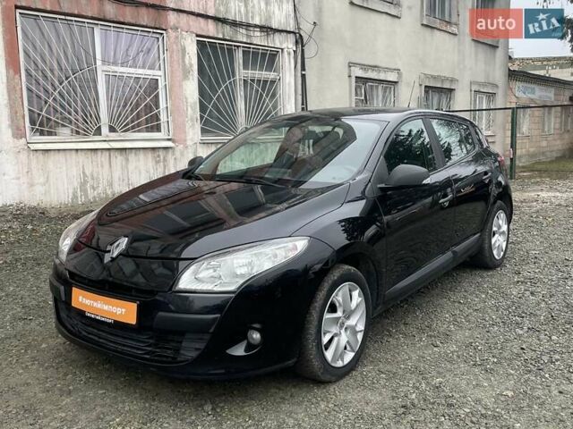 Черный Рено Меган, объемом двигателя 1.6 л и пробегом 108 тыс. км за 8000 $, фото 1 на Automoto.ua
