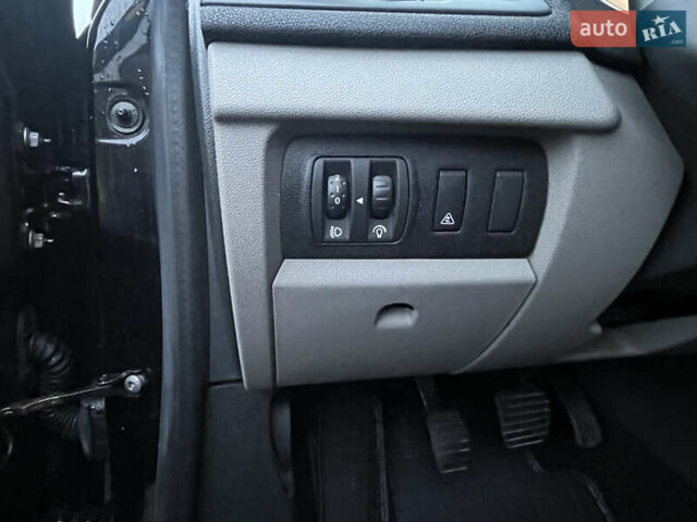 Черный Рено Меган, объемом двигателя 1.6 л и пробегом 153 тыс. км за 7200 $, фото 33 на Automoto.ua