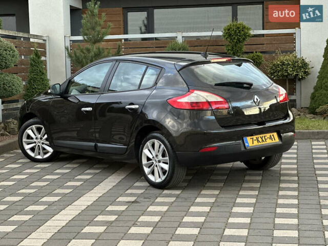 Рено Меган 2011 в Стрые на Automoto.ua Черный Рено Меган, объемом двигателя 1.6 л и пробегом 255 тыс. км за 6950 $, фото 16 на Automoto.ua