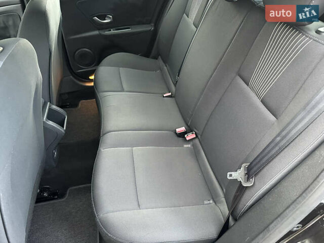 Рено Меган 2011 в Стрые на Automoto.ua Черный Рено Меган, объемом двигателя 1.6 л и пробегом 255 тыс. км за 6950 $, фото 98 на Automoto.ua