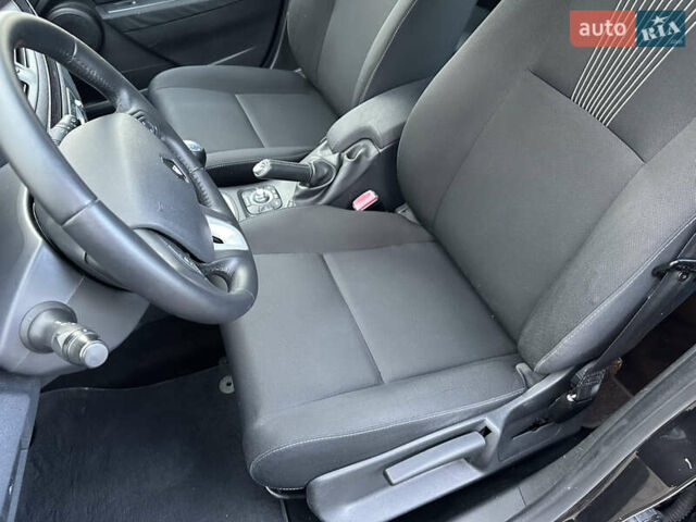 Рено Меган 2011 в Стрые на Automoto.ua Черный Рено Меган, объемом двигателя 1.6 л и пробегом 255 тыс. км за 6950 $, фото 75 на Automoto.ua