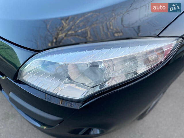 Черный Рено Меган, объемом двигателя 1.46 л и пробегом 270 тыс. км за 7300 $, фото 16 на Automoto.ua