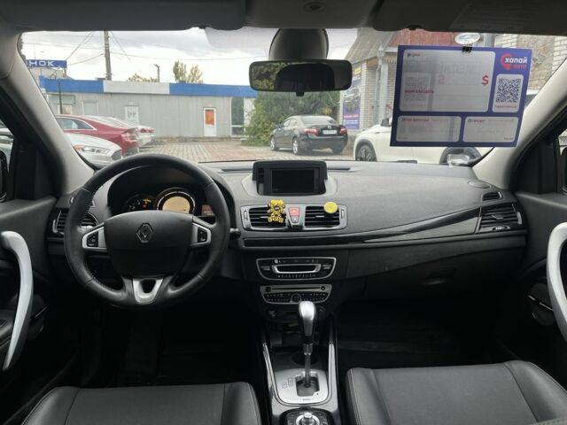 Рено Меган 2011 в Белой Церкве на Automoto.ua Черный Рено Меган, объемом двигателя 1.5 л и пробегом 267 тыс. км за 6999 $, фото 22 на Automoto.ua