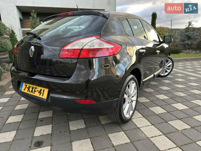 Рено Меган 2011 в Стрые на Automoto.ua Черный Рено Меган, объемом двигателя 1.6 л и пробегом 255 тыс. км за 6950 $, фото 34 на Automoto.ua