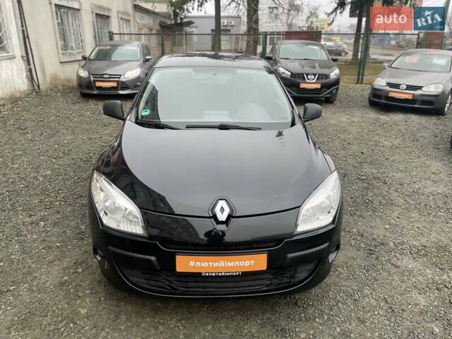 Черный Рено Меган, объемом двигателя 1.6 л и пробегом 108 тыс. км за 8000 $, фото 2 на Automoto.ua