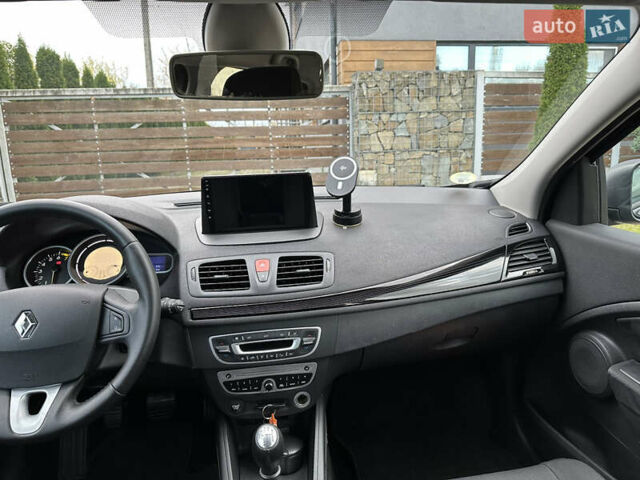 Рено Меган 2011 в Стрые на Automoto.ua Черный Рено Меган, объемом двигателя 1.6 л и пробегом 255 тыс. км за 6950 $, фото 110 на Automoto.ua