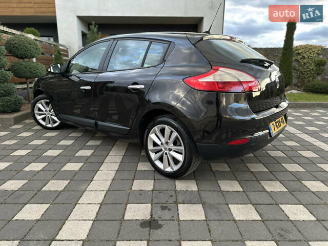 Рено Меган 2011 в Стрые на Automoto.ua Черный Рено Меган, объемом двигателя 1.6 л и пробегом 255 тыс. км за 6950 $, фото 21 на Automoto.ua