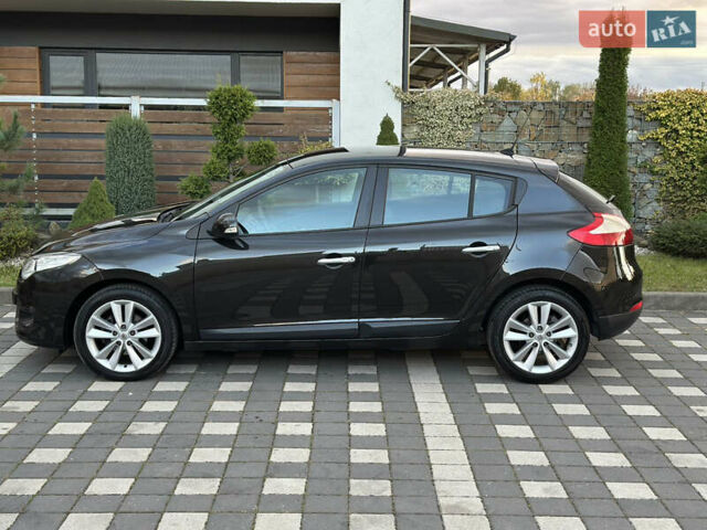 Рено Меган 2011 в Стрые на Automoto.ua Черный Рено Меган, объемом двигателя 1.6 л и пробегом 255 тыс. км за 6950 $, фото 58 на Automoto.ua