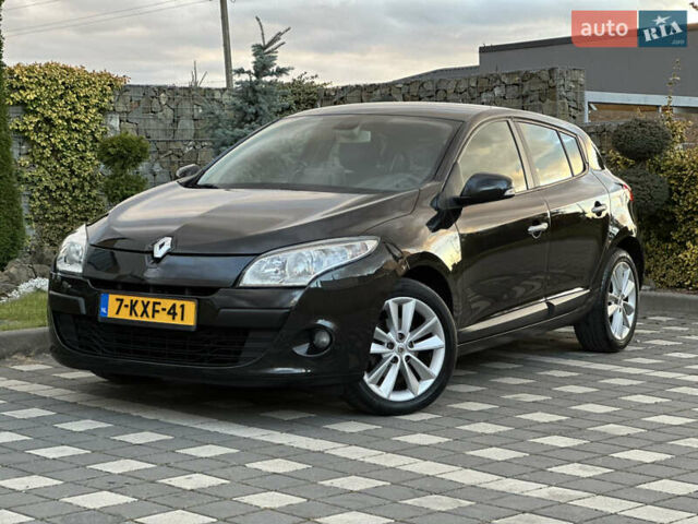 Рено Меган 2011 в Стрые на Automoto.ua Черный Рено Меган, объемом двигателя 1.6 л и пробегом 255 тыс. км за 6950 $, фото 68 на Automoto.ua