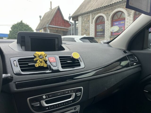 Рено Меган 2011 в Белой Церкве на Automoto.ua Черный Рено Меган, объемом двигателя 1.5 л и пробегом 267 тыс. км за 6999 $, фото 14 на Automoto.ua