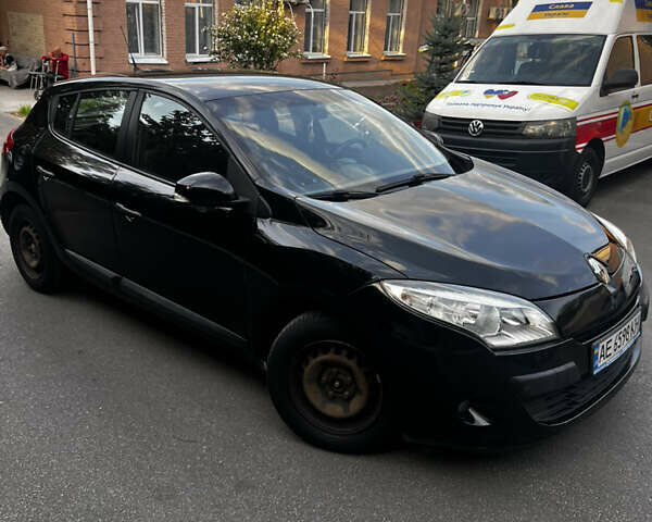 Рено Меган 2011 в Днепре (Днепропетровске) на Automoto.ua Черный Рено Меган, объемом двигателя 1.5 л и пробегом 179 тыс. км за 6499 $, фото 9 на Automoto.ua