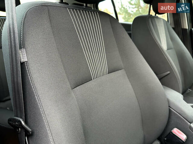 Рено Меган 2011 в Стрые на Automoto.ua Черный Рено Меган, объемом двигателя 1.6 л и пробегом 255 тыс. км за 6950 $, фото 91 на Automoto.ua