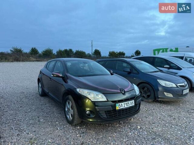Черный Рено Меган, объемом двигателя 1.6 л и пробегом 260 тыс. км за 4099 $, фото 3 на Automoto.ua