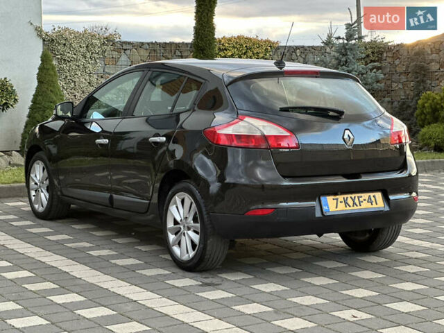 Рено Меган 2011 в Стрые на Automoto.ua Черный Рено Меган, объемом двигателя 1.6 л и пробегом 255 тыс. км за 6950 $, фото 53 на Automoto.ua