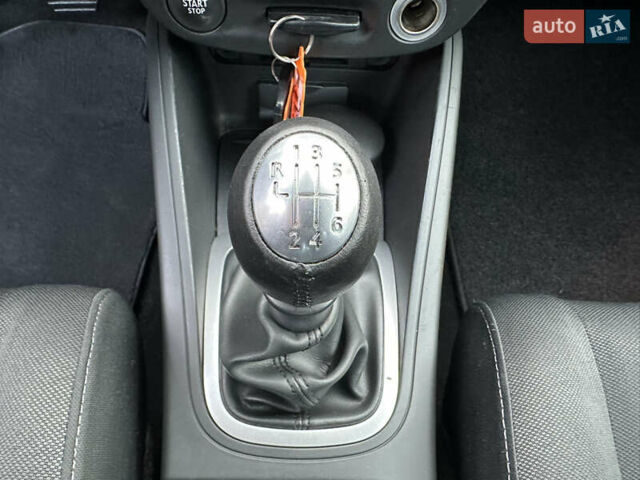 Рено Меган 2011 в Стрые на Automoto.ua Черный Рено Меган, объемом двигателя 1.6 л и пробегом 255 тыс. км за 6950 $, фото 80 на Automoto.ua