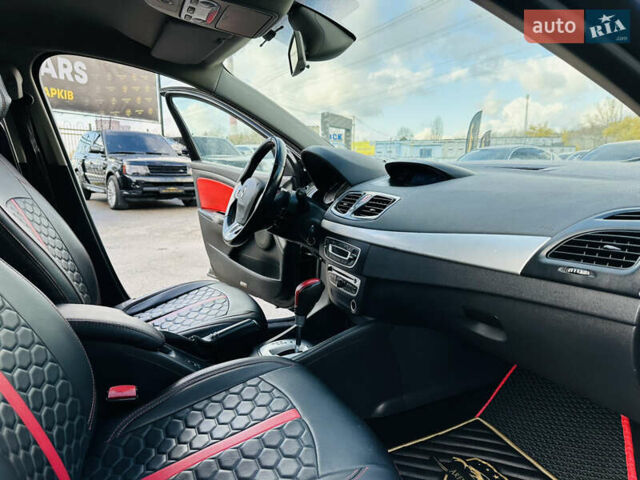 Черный Рено Меган, объемом двигателя 1.6 л и пробегом 250 тыс. км за 6500 $, фото 21 на Automoto.ua