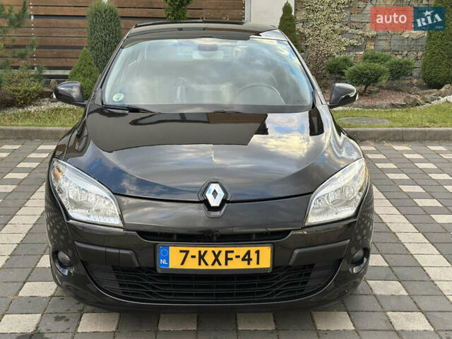 Рено Меган 2011 в Стрые на Automoto.ua Черный Рено Меган, объемом двигателя 1.6 л и пробегом 255 тыс. км за 6950 $, фото 48 на Automoto.ua